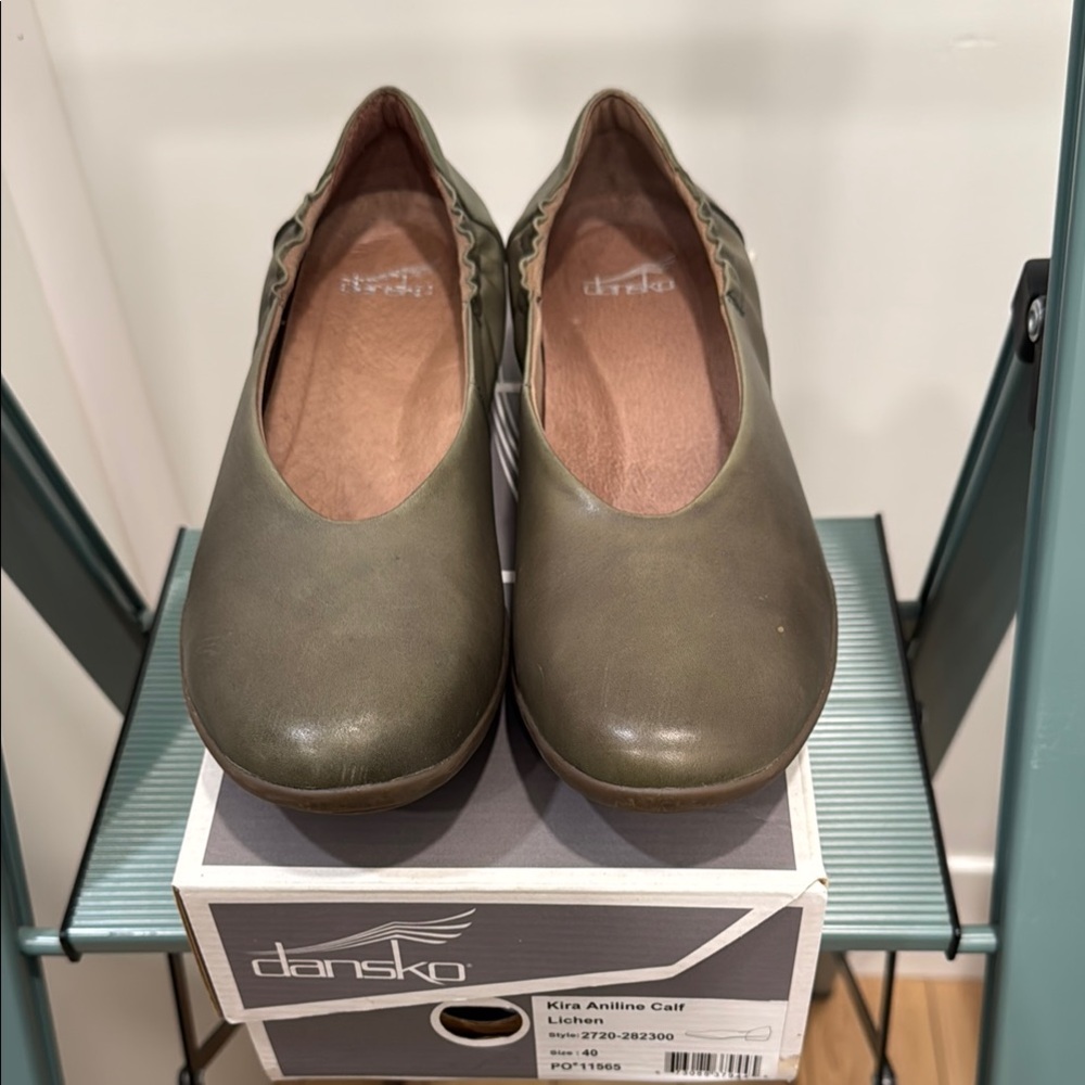 Dansko Kira Aniline Calf Green Leather Flats Elegant Slip-On Loafers US 9.5-10